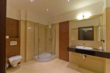 Фото номера Четырехзвездочный трехместный номер «Комфорт» Отель Hotel Zimnik Luksus Natury г. Липова 3